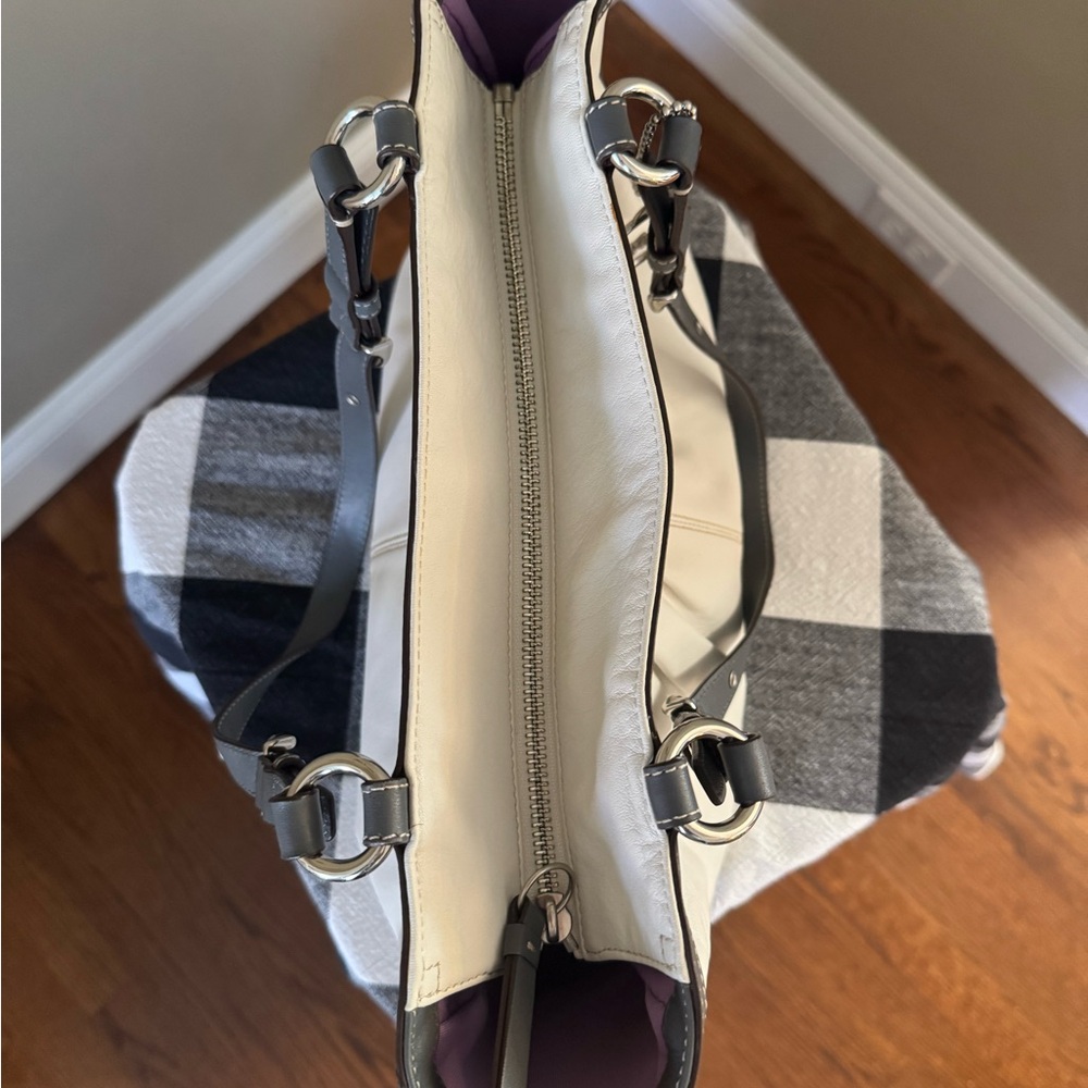 Coach White and Gray Leather Purse - Picture 4 of 6